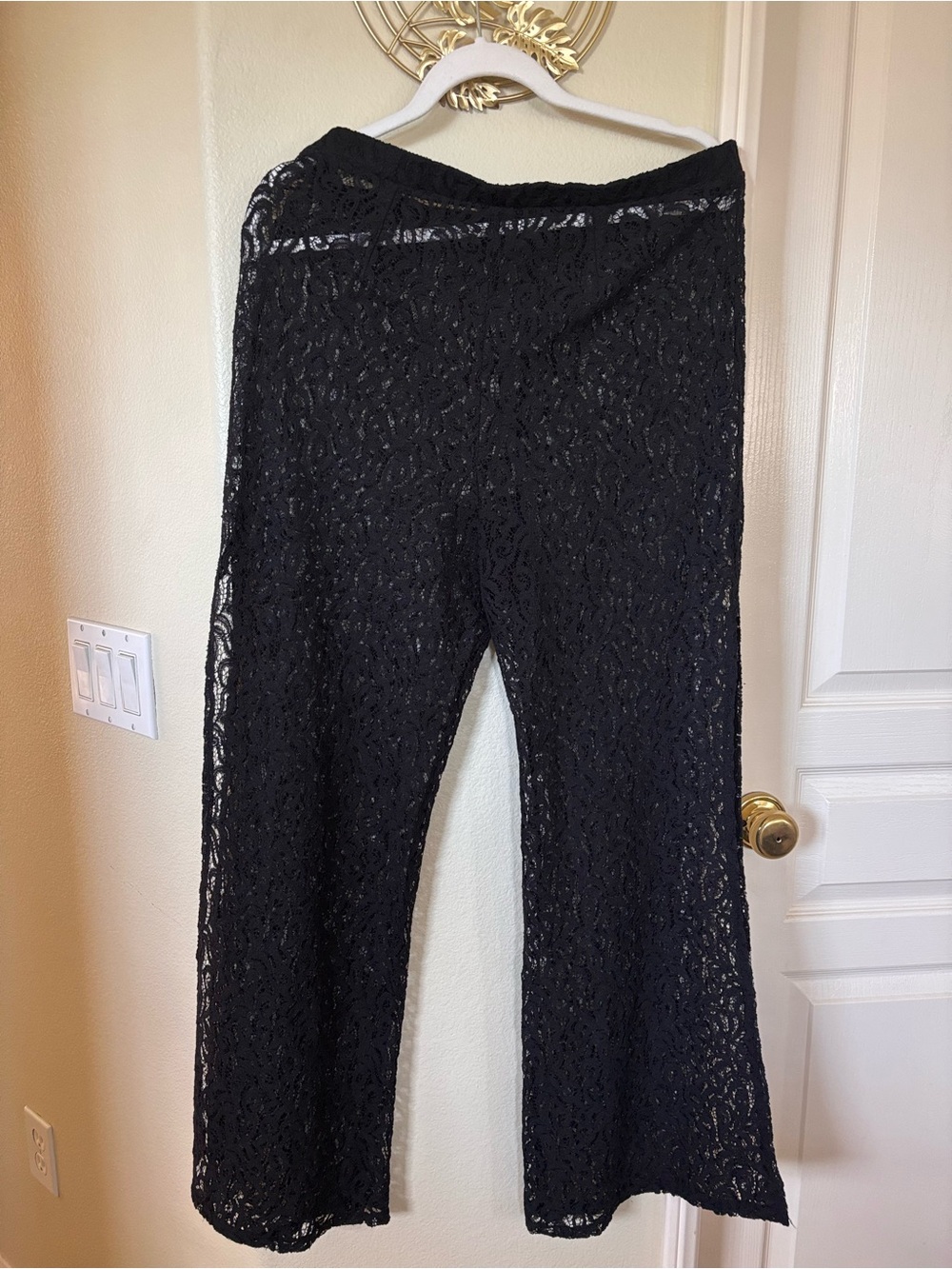 Cotton blend lace pants with slits, size Medium - Picture 2 of 4